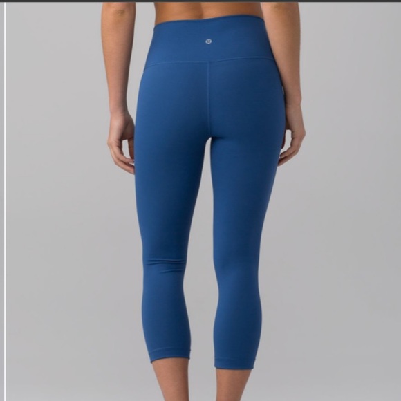 Lululemon Wunder Under Crops - Picture 10 of 10